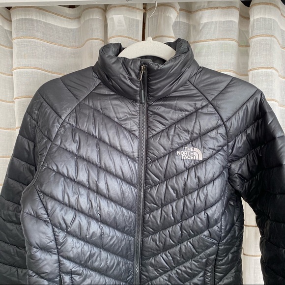 The North Face Black Puffer Jacket - Picture 2 of 14